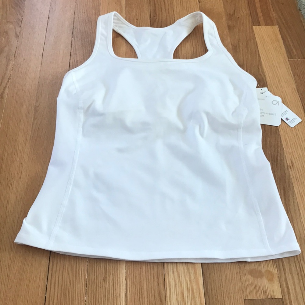 NWT Gap BodyFit Tank Size Medium